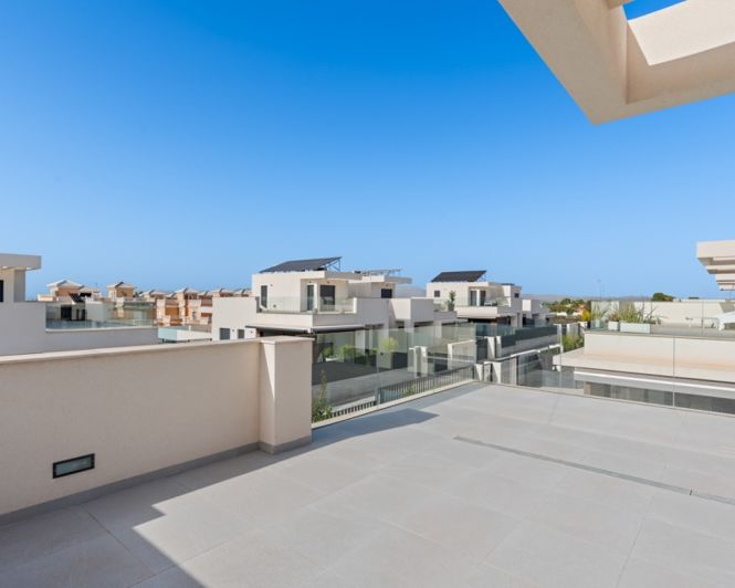 Image No.22-3 Bed Townhouse for sale