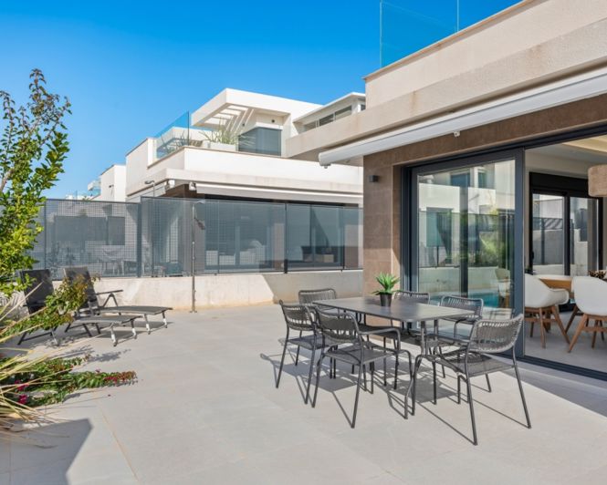 Image No.28-3 Bed Townhouse for sale