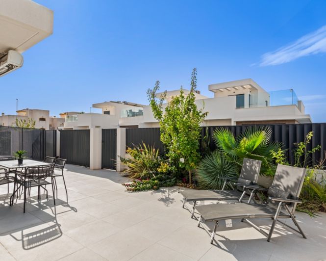 Image No.29-3 Bed Townhouse for sale