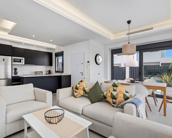 Image No.5-3 Bed Townhouse for sale