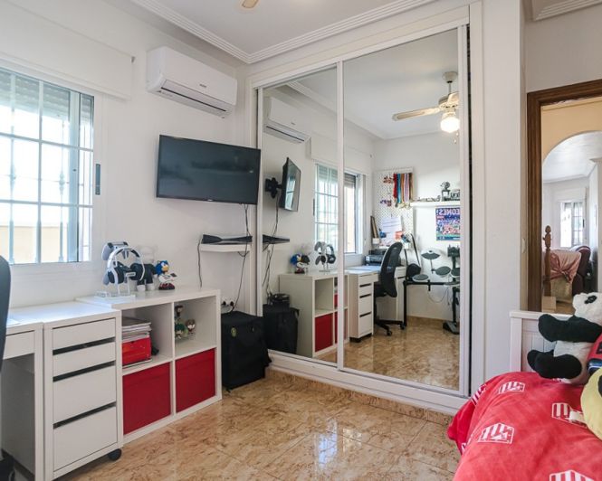 Image No.18-2 Bed Villa for sale