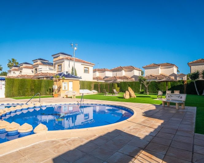 Image No.25-2 Bed Villa for sale