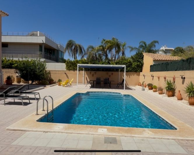 Image No.38-4 Bed Villa for sale