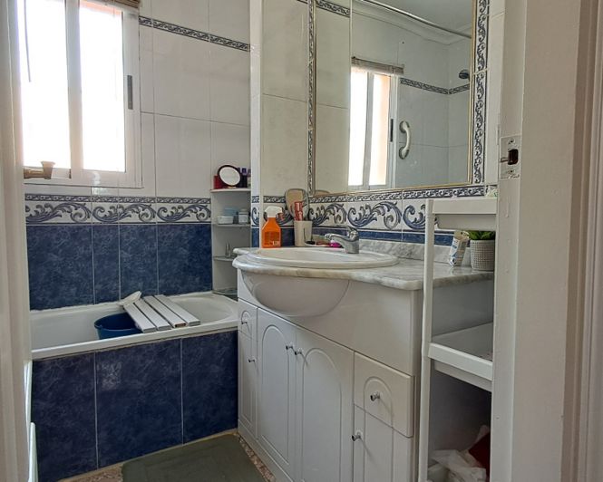 Image No.27-2 Bed Townhouse for sale