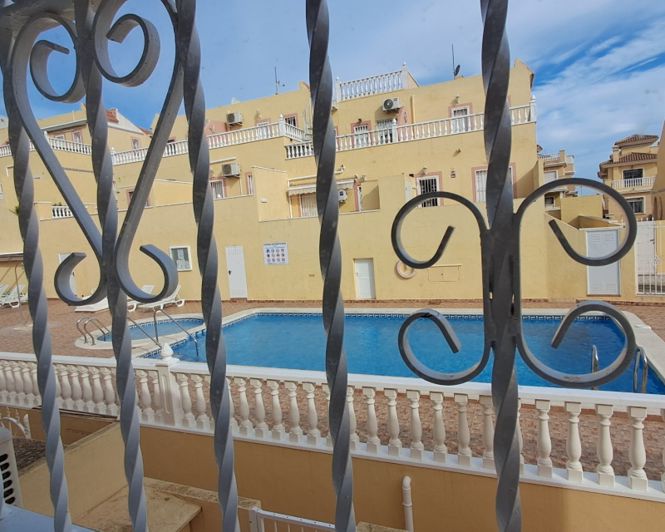 Image No.35-2 Bed Townhouse for sale