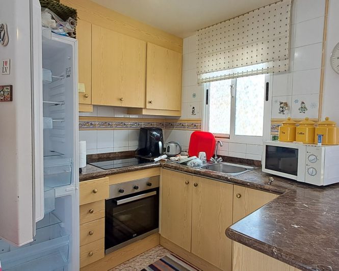 Image No.6-2 Bed Townhouse for sale