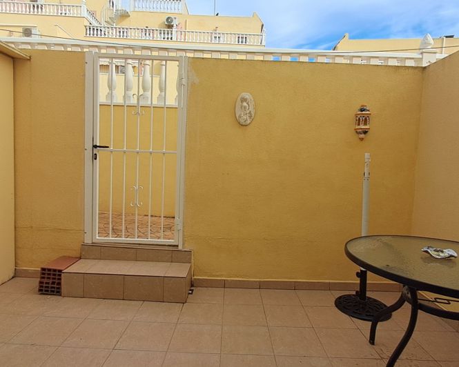 Image No.7-2 Bed Townhouse for sale