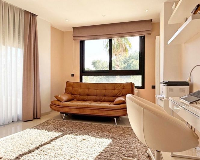 Image No.10-3 Bed Villa for sale