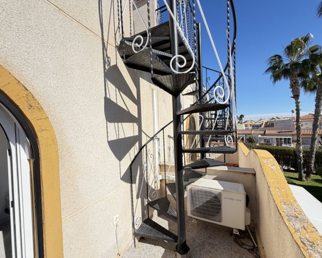 Image No.14-2 Bed Townhouse for sale