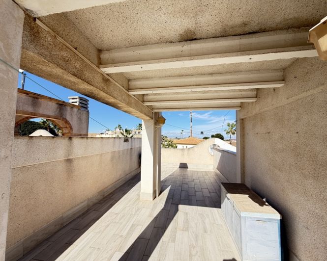 Image No.20-2 Bed Townhouse for sale