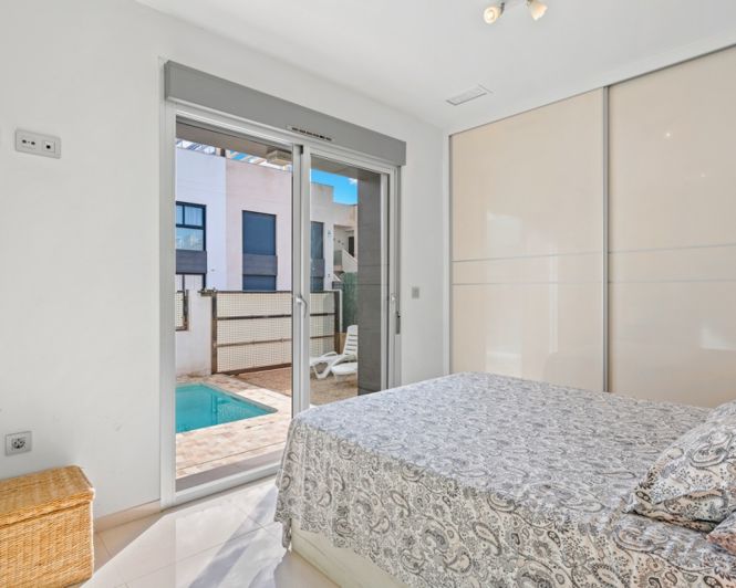 Image No.12-3 Bed Villa for sale