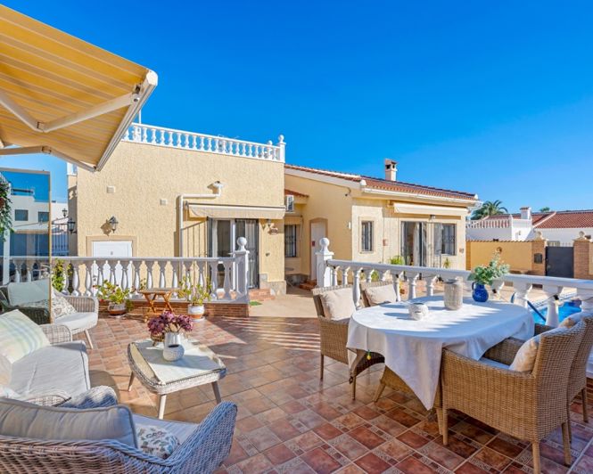 Image No.7-Villa de 4 chambres à vendre à Ciudad Quesada