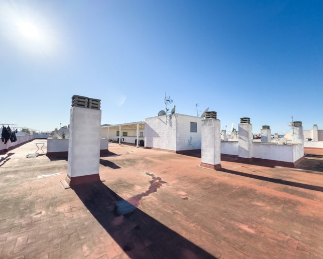 Image No.20-2 Bed Apartment for sale