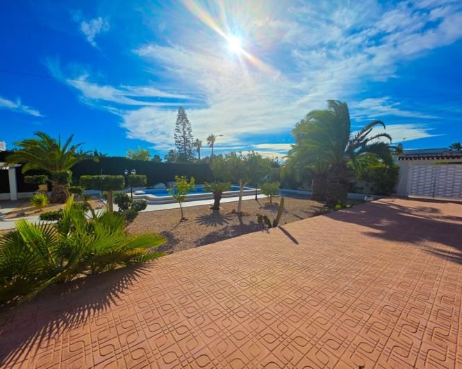 Image No.3-Villa de 4 chambres à vendre à Torrevieja