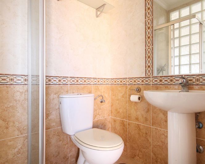 Image No.16-3 Bed Townhouse for sale