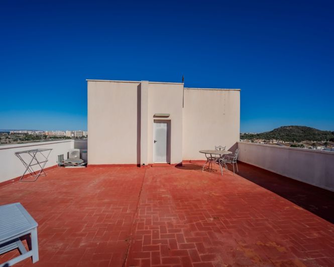 Image No.18-2 Bed Apartment for sale