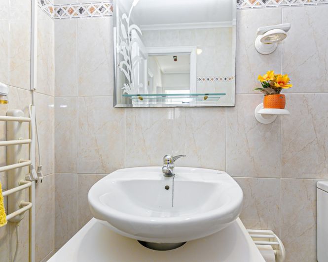 Image No.21-2 Bed Townhouse for sale