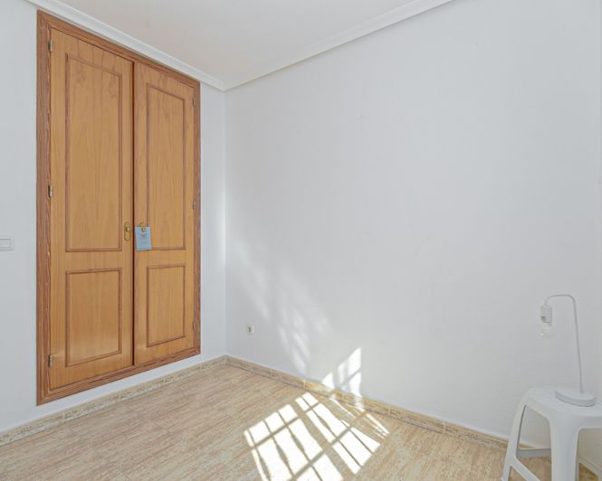 Image No.27-2 Bed Townhouse for sale