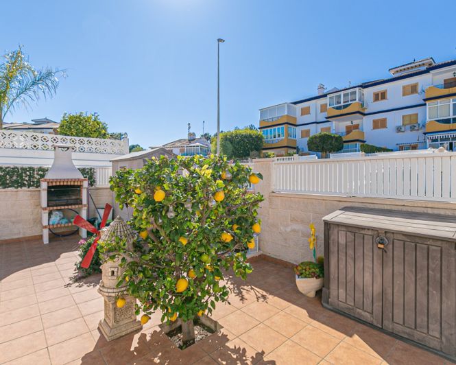 Image No.37-2 Bed Townhouse for sale