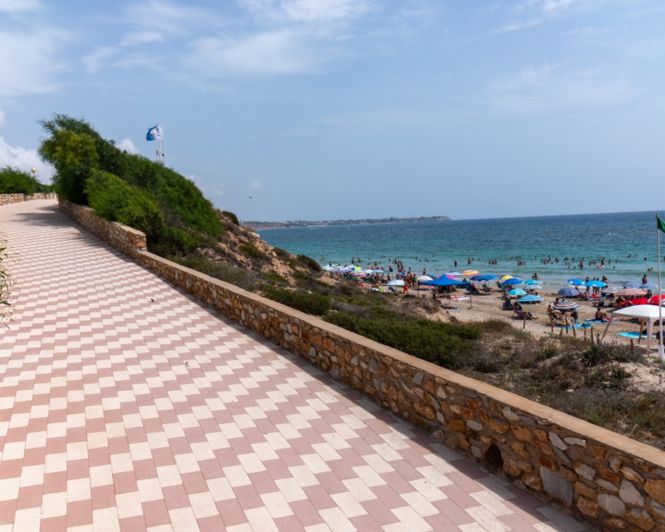 Image No.48-2 Bed Townhouse for sale