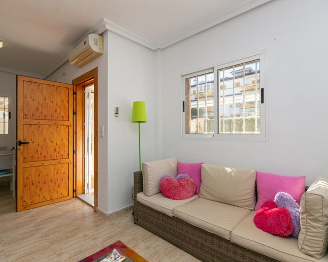 Image No.6-2 Bed Townhouse for sale