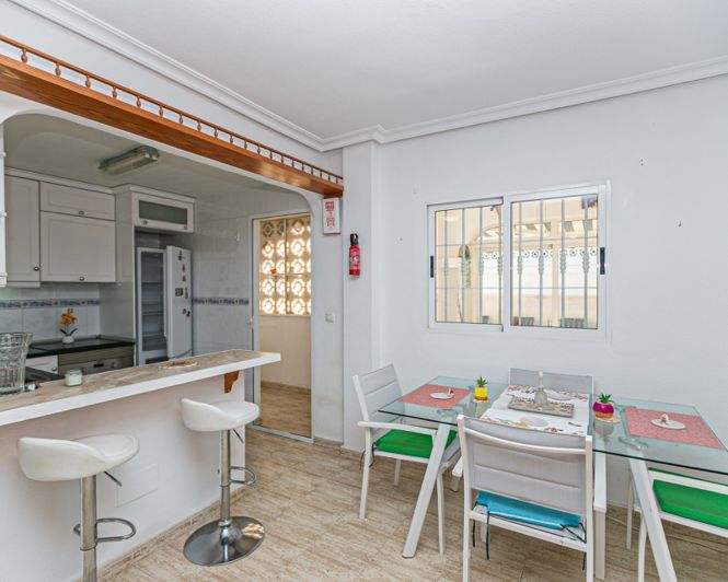 Image No.8-2 Bed Townhouse for sale