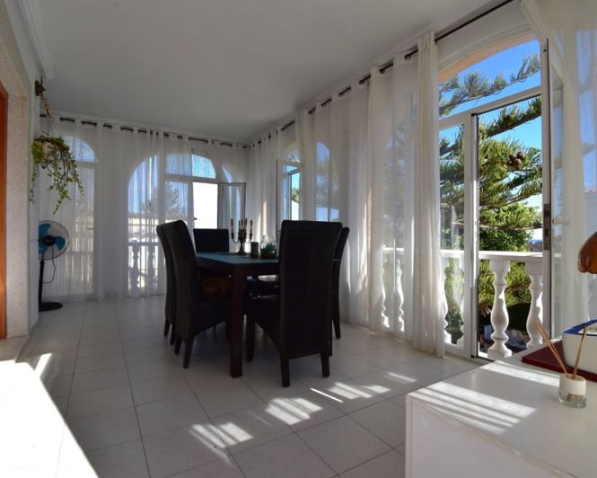 Image No.11-4 Bed Townhouse for sale