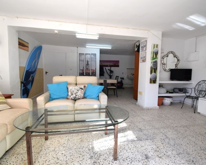 Image No.17-4 Bed Townhouse for sale