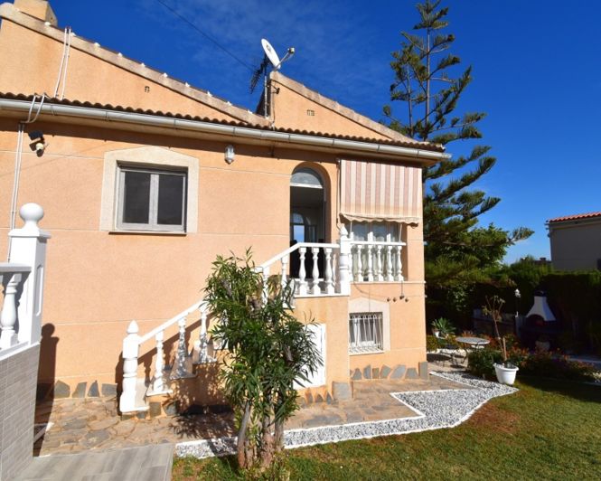 Image No.26-4 Bed Townhouse for sale