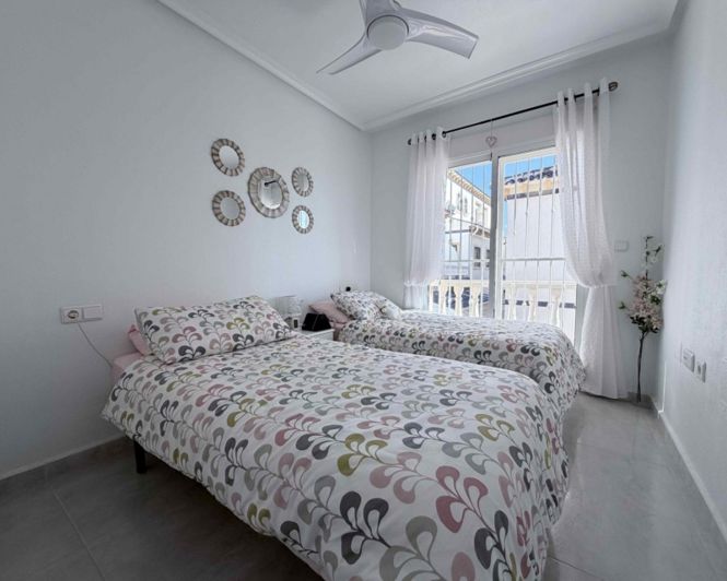 Image No.10-3 Bed Townhouse for sale