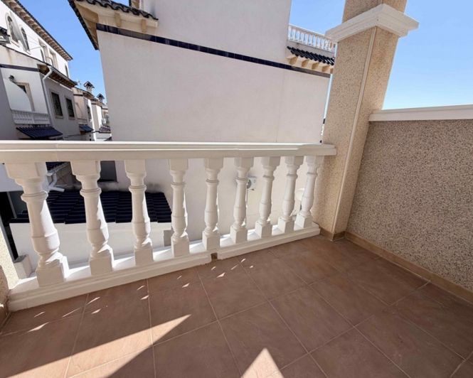 Image No.24-3 Bed Townhouse for sale