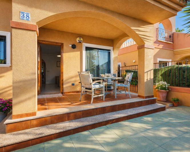 Image No.2-Villa de 2 chambres à vendre à Torrevieja
