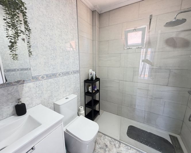 Image No.21-3 Bed Apartment for sale