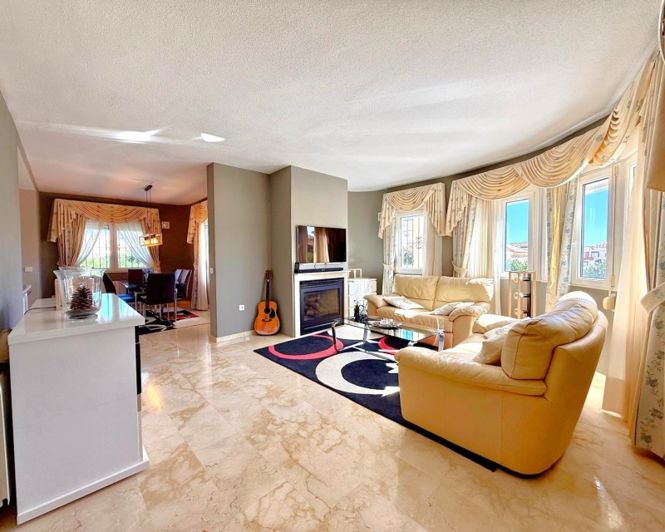 Image No.7-3 Bed Villa for sale