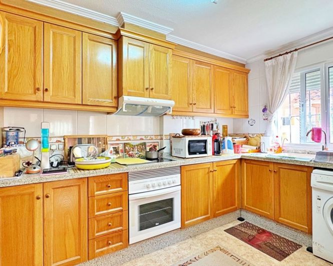 Image No.15-3 Bed Townhouse for sale