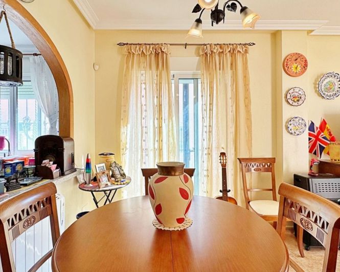 Image No.19-3 Bed Townhouse for sale