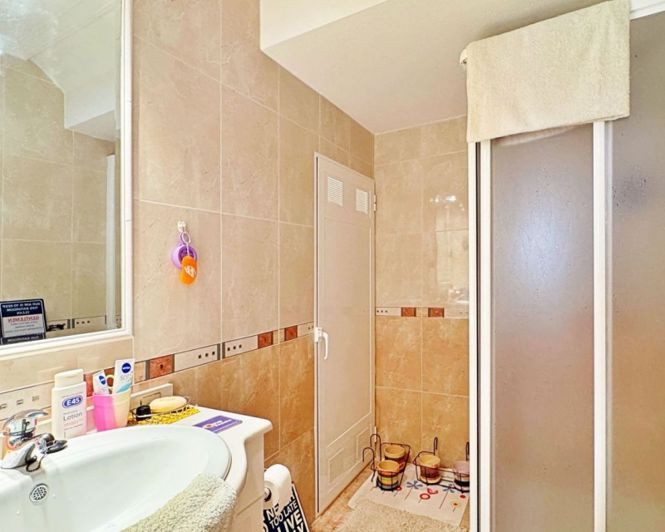 Image No.22-3 Bed Townhouse for sale