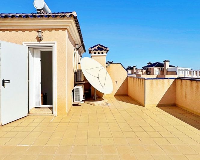 Image No.32-3 Bed Townhouse for sale