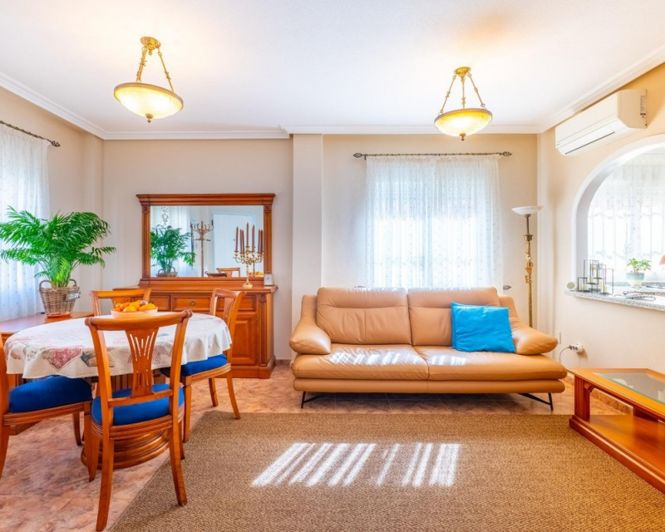 Image No.15-2 Bed Townhouse for sale