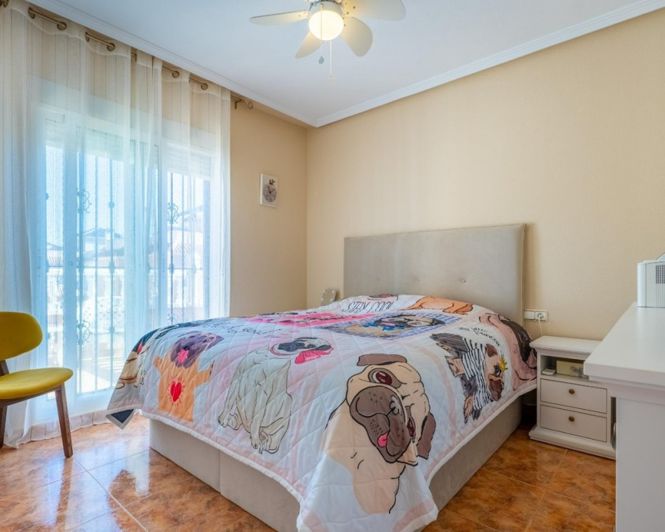 Image No.18-2 Bed Townhouse for sale