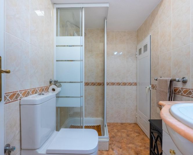 Image No.25-2 Bed Townhouse for sale