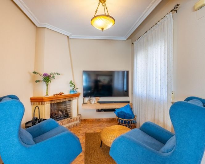 Image No.8-2 Bed Townhouse for sale