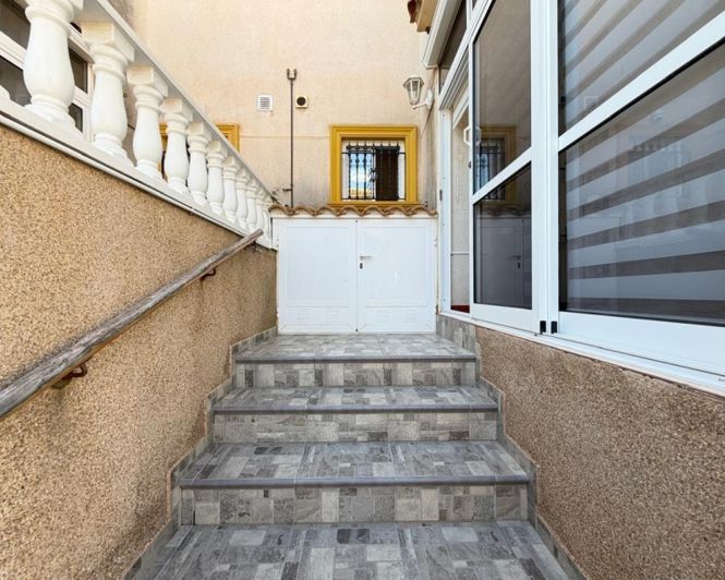 Image No.12-2 Bed Townhouse for sale