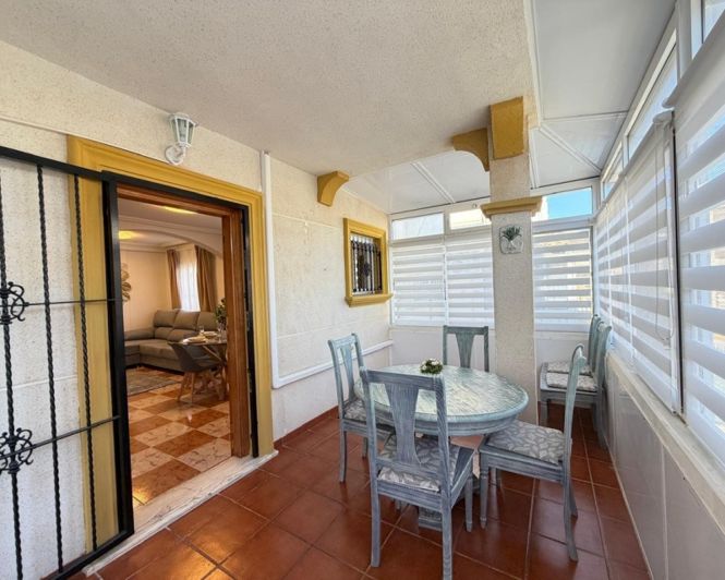 Image No.15-2 Bed Townhouse for sale