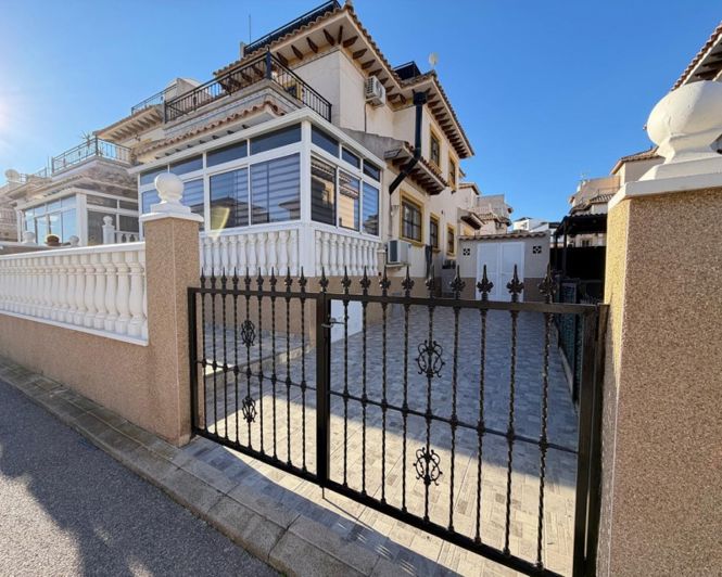 Image No.2-2 Bed Townhouse for sale