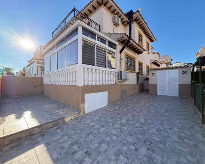 Image No.7-2 Bed Townhouse for sale