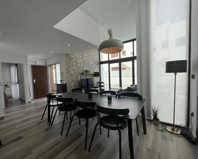 Image No.2-Villa de 3 chambres à vendre à Los Balcones