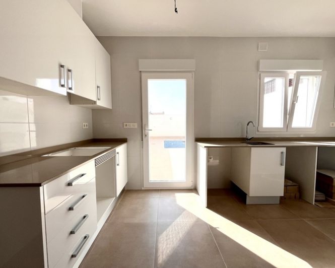 Image No.16-3 Bed Townhouse for sale