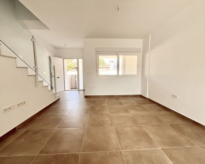 Image No.21-3 Bed Townhouse for sale