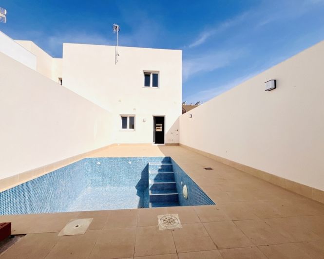 Image No.22-3 Bed Townhouse for sale